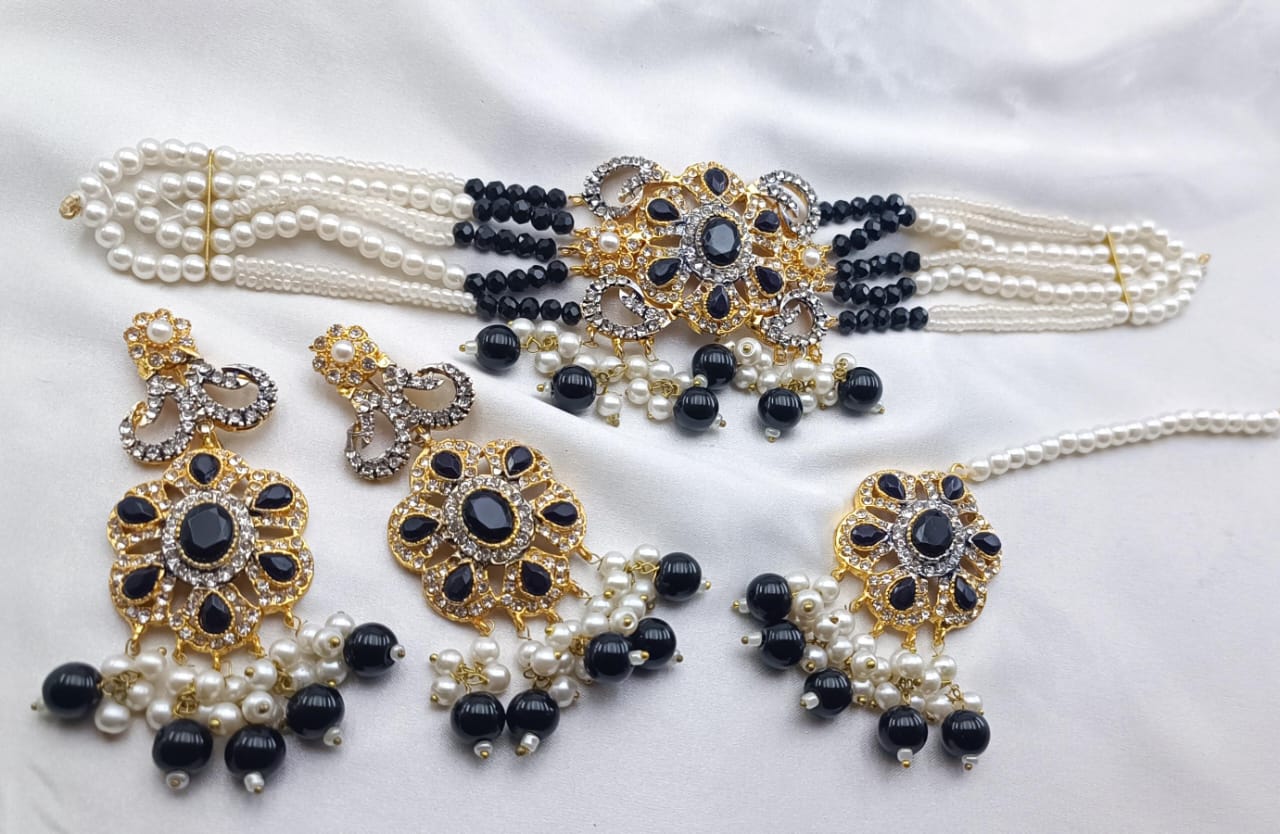 Neckless Set