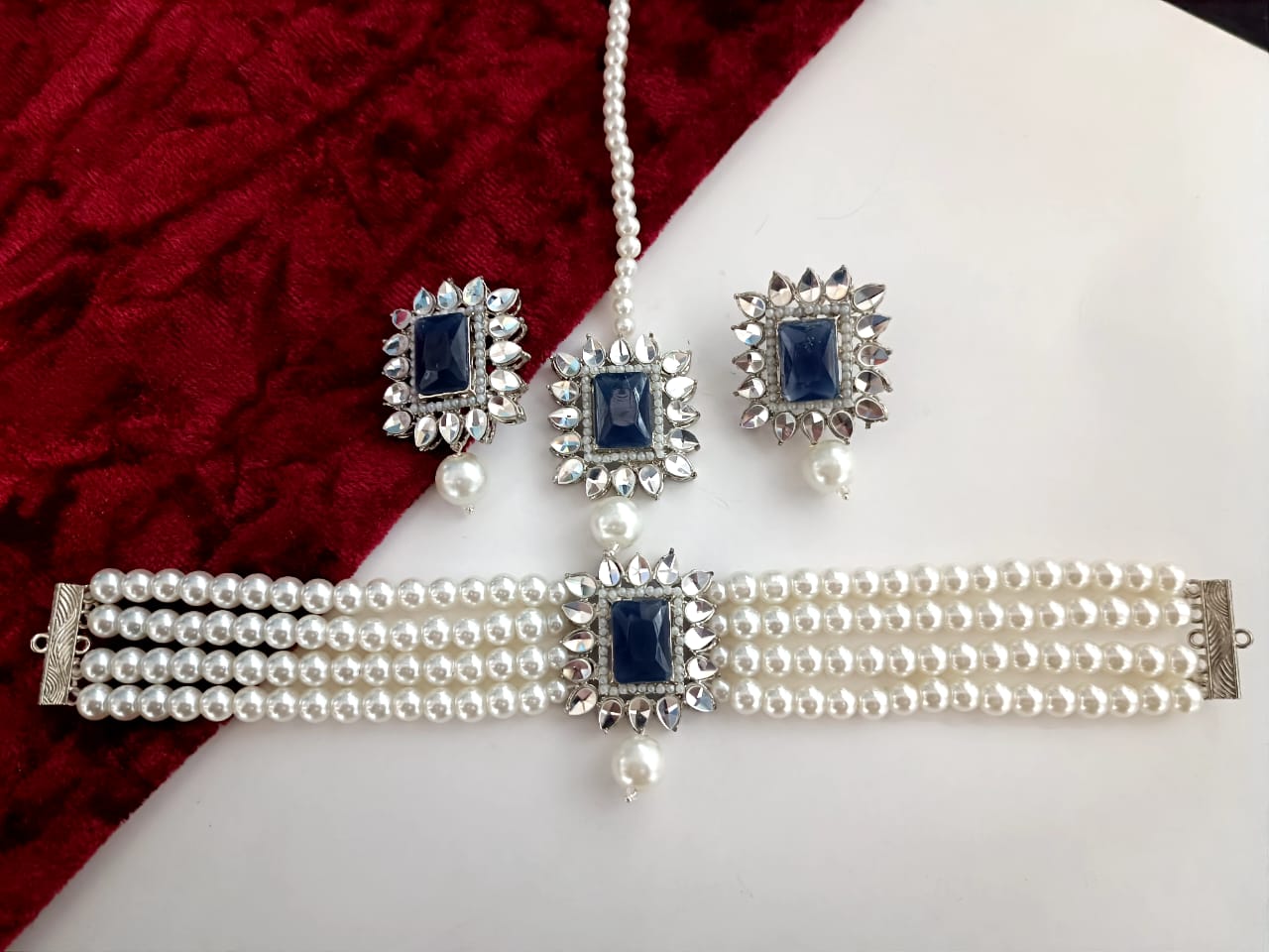 The Beautiful Choker Set with Earings