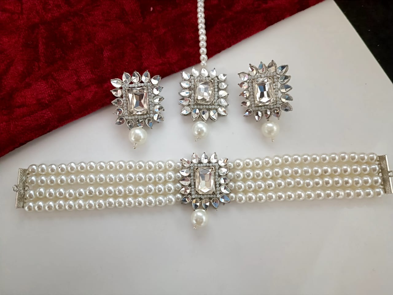 The Beautiful Choker Set with Earings