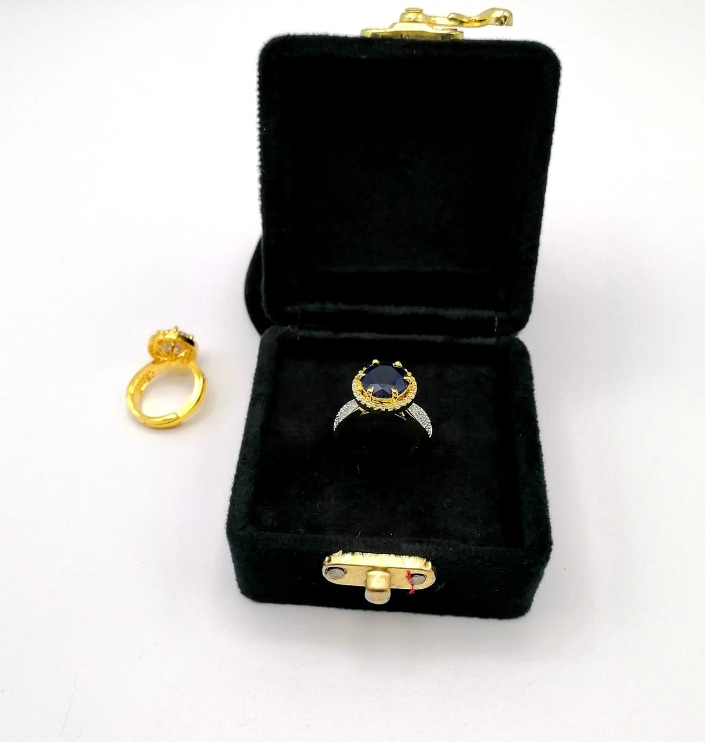 Engagement Rings: Trends and Tips for Choosing the Perfect One