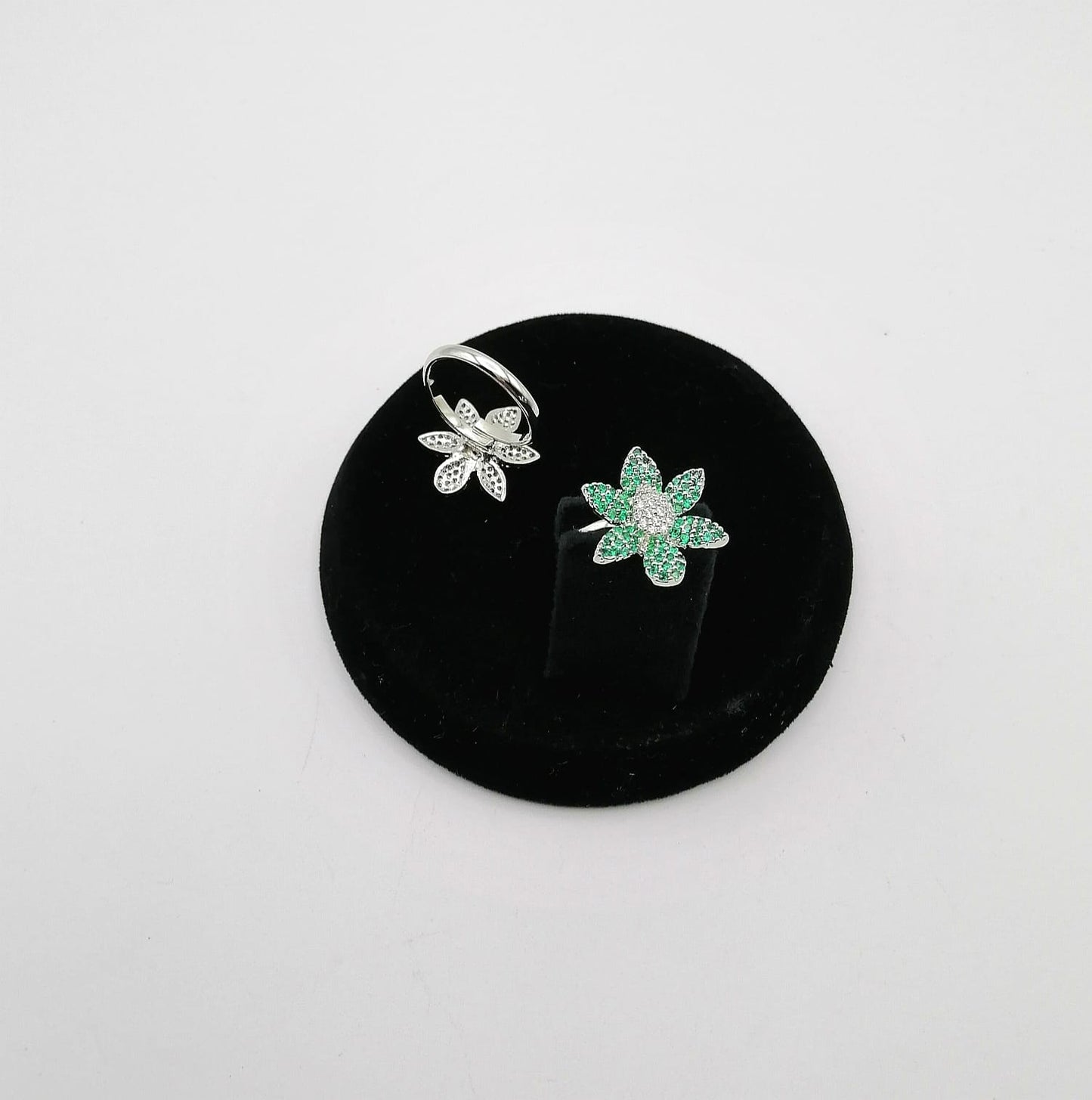 The Elegant American Diamond Cocktail Ring Flower Design