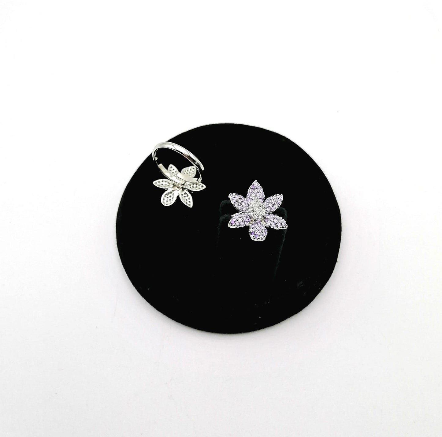 The Elegant American Diamond Cocktail Ring Flower Design