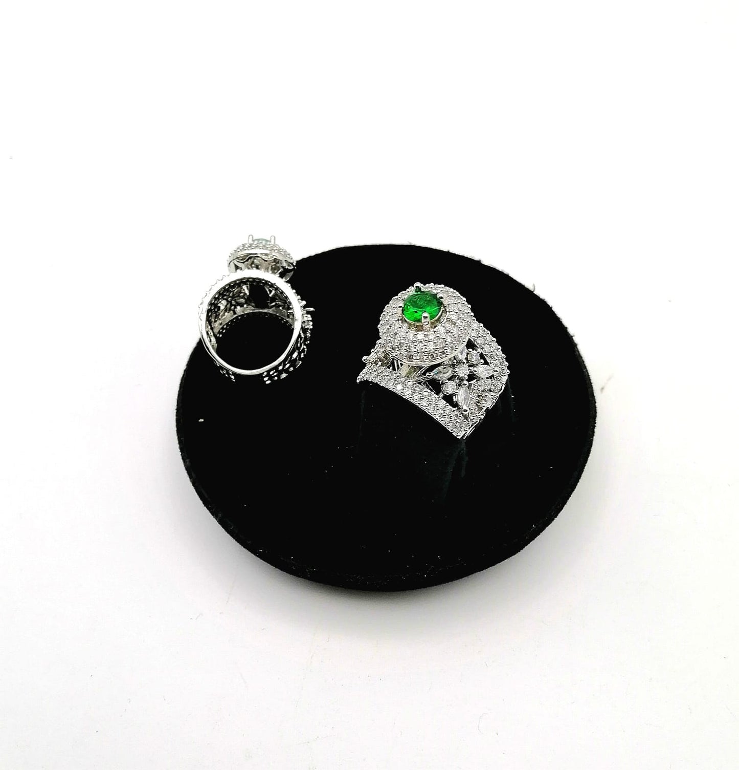 The luxury diamond ring