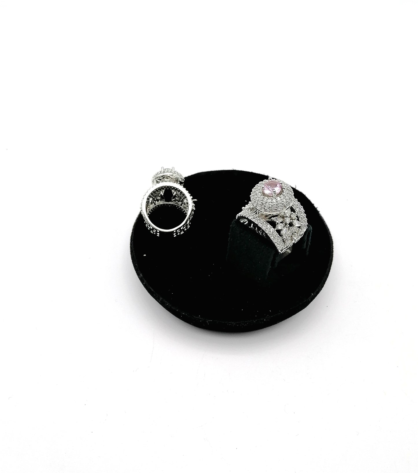 The luxury diamond ring