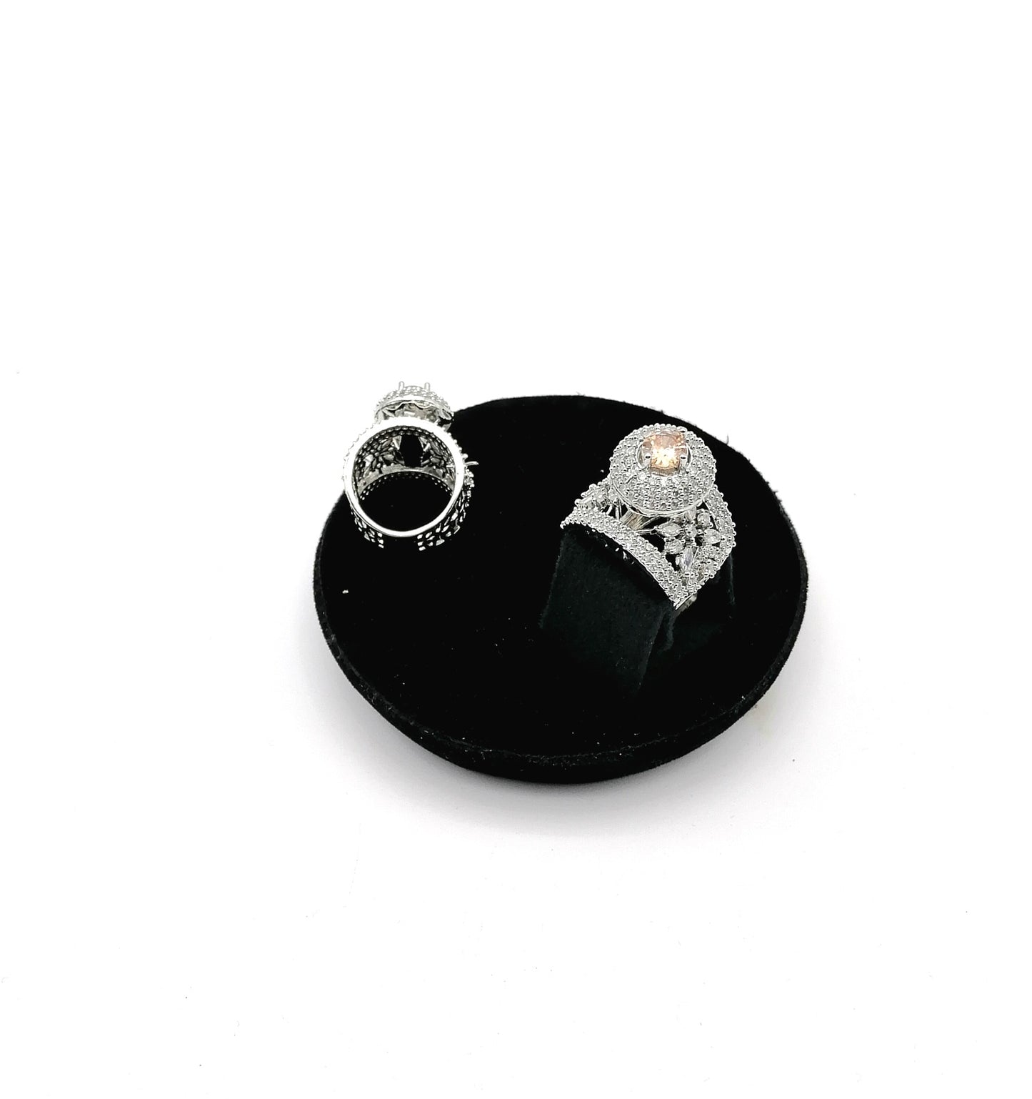 The luxury diamond ring