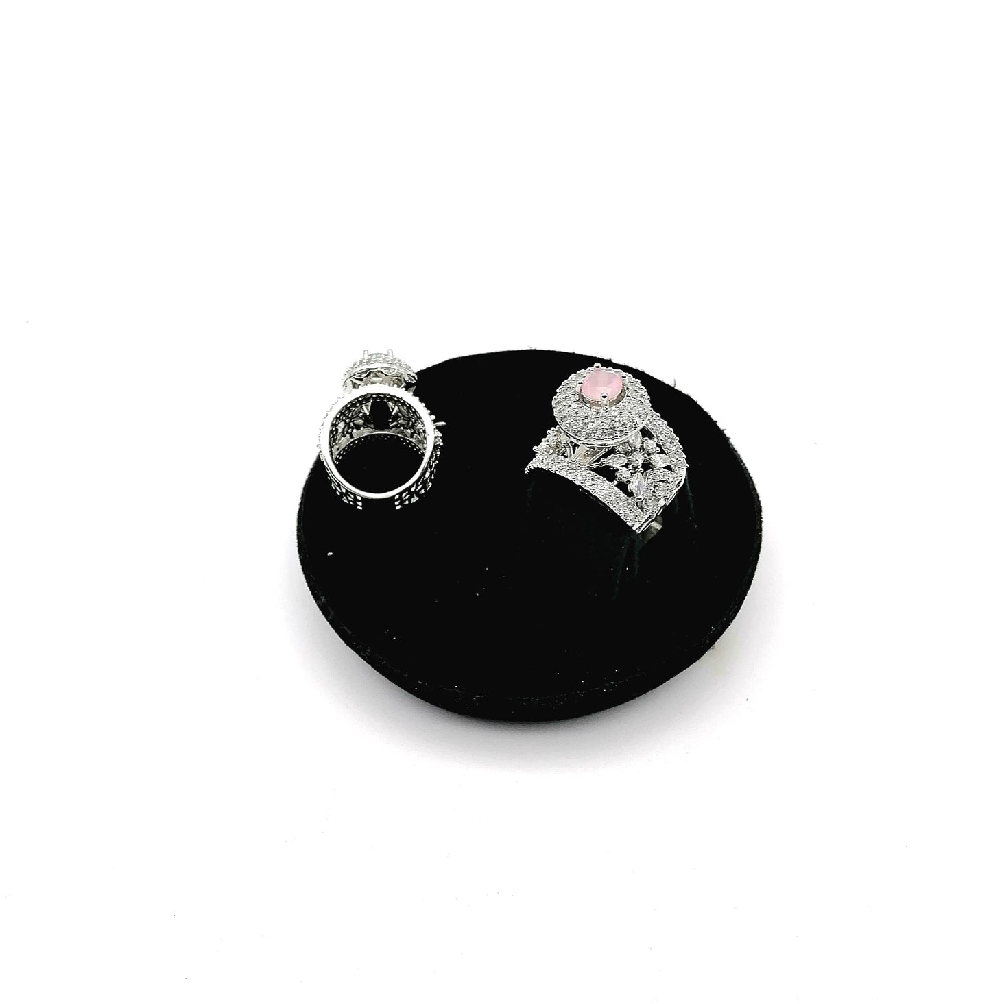 The luxury diamond ring
