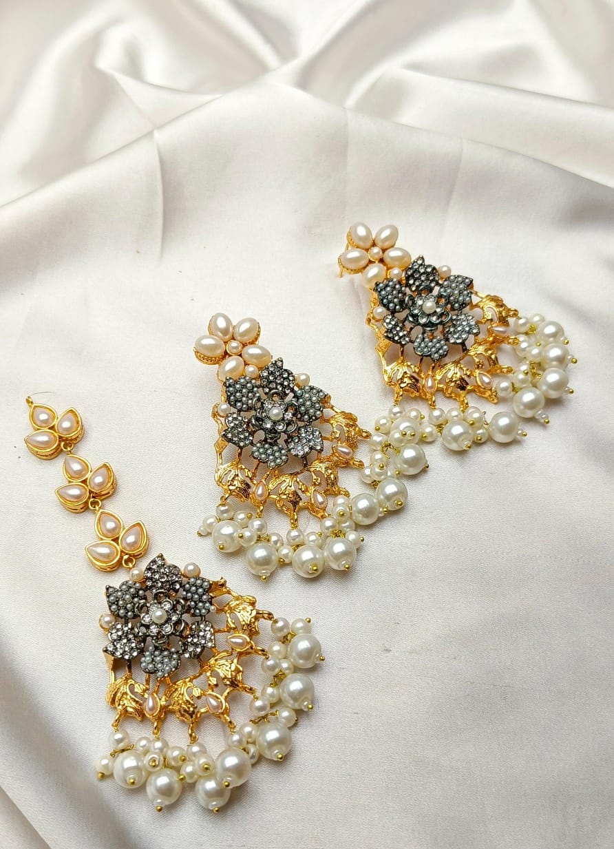 Delightful Tika and Earrings