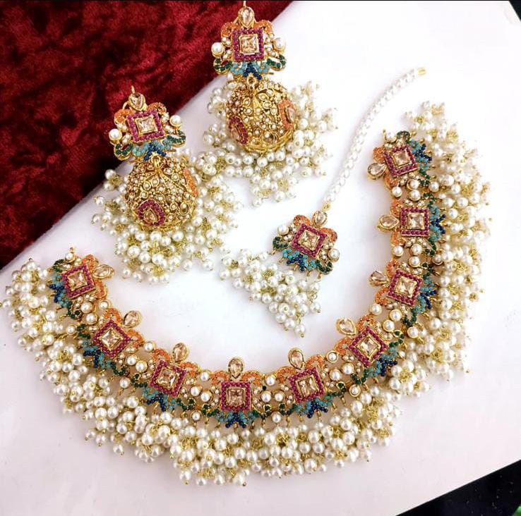 Neacklace Set With Jhomka