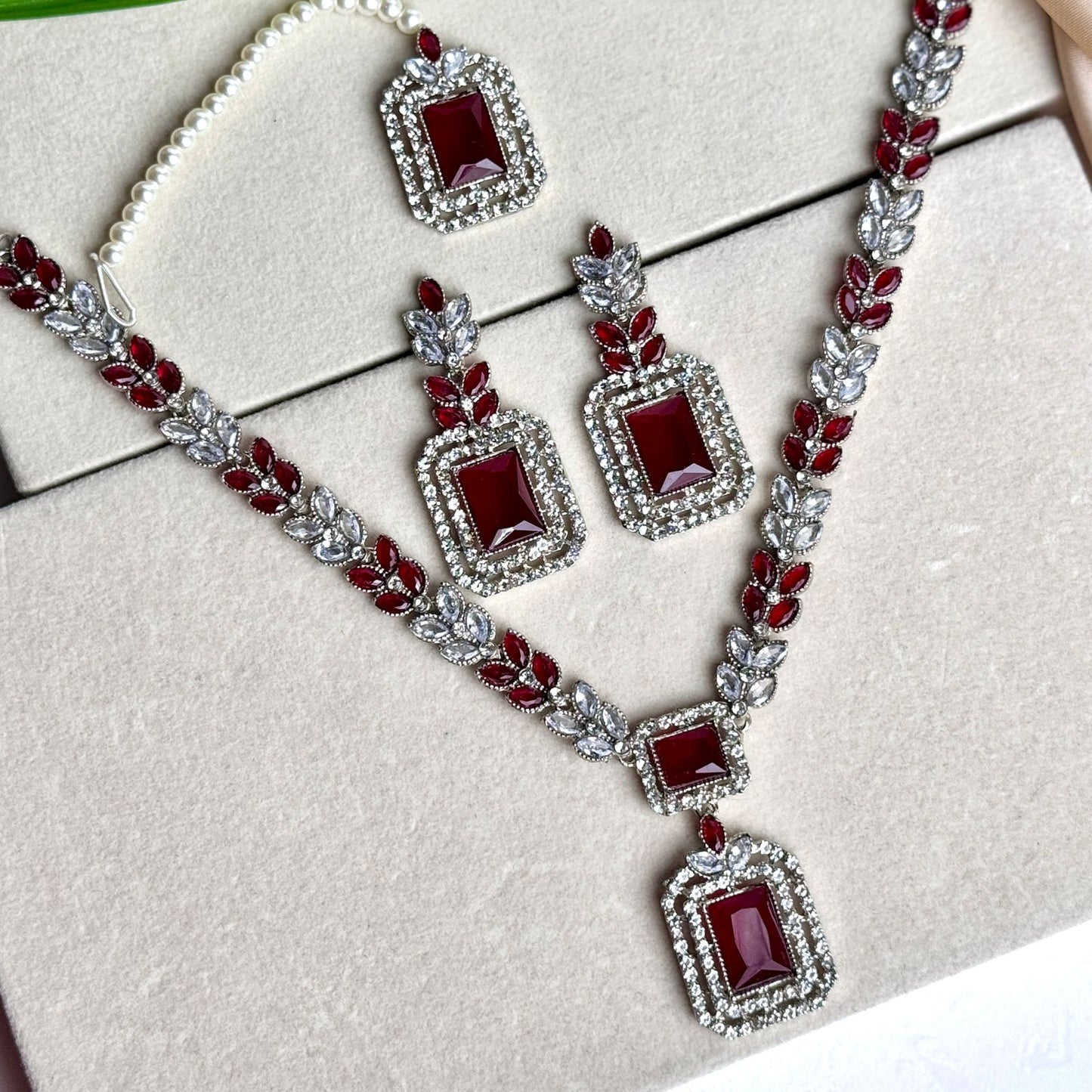 The Wonderful Maala Zircon Set