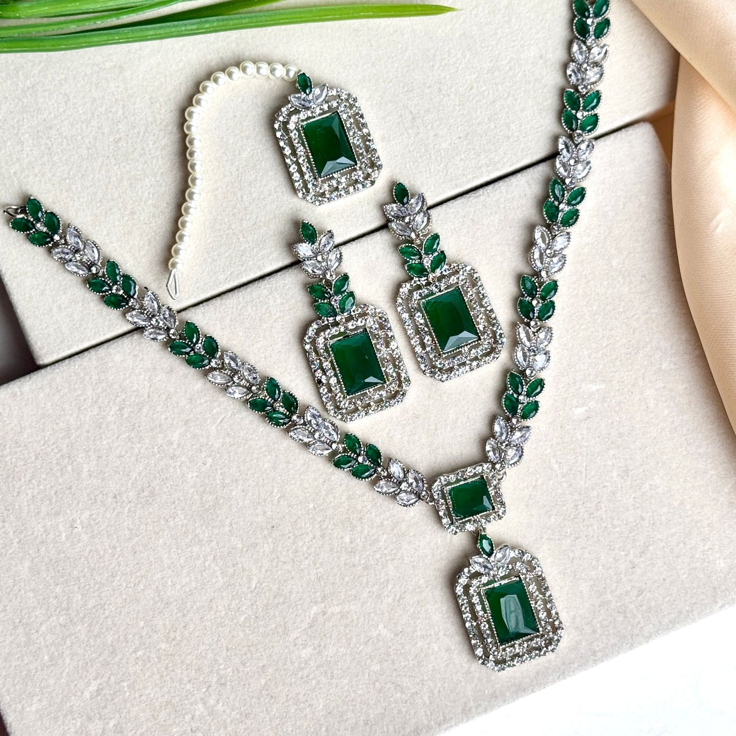 The Wonderful Maala Zircon Set