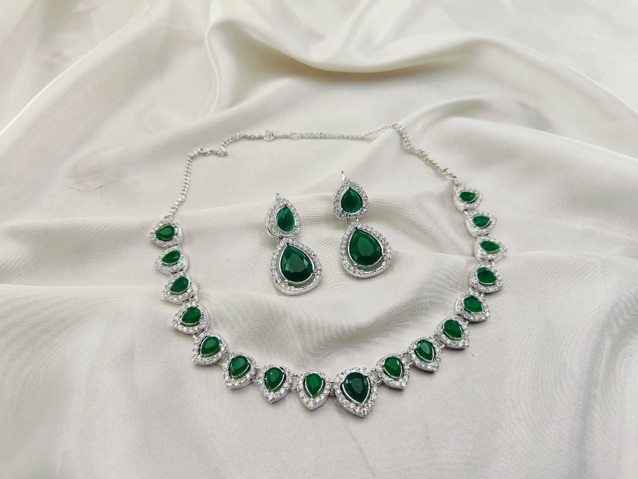 The Pretty Chokar Set Zircon Stone