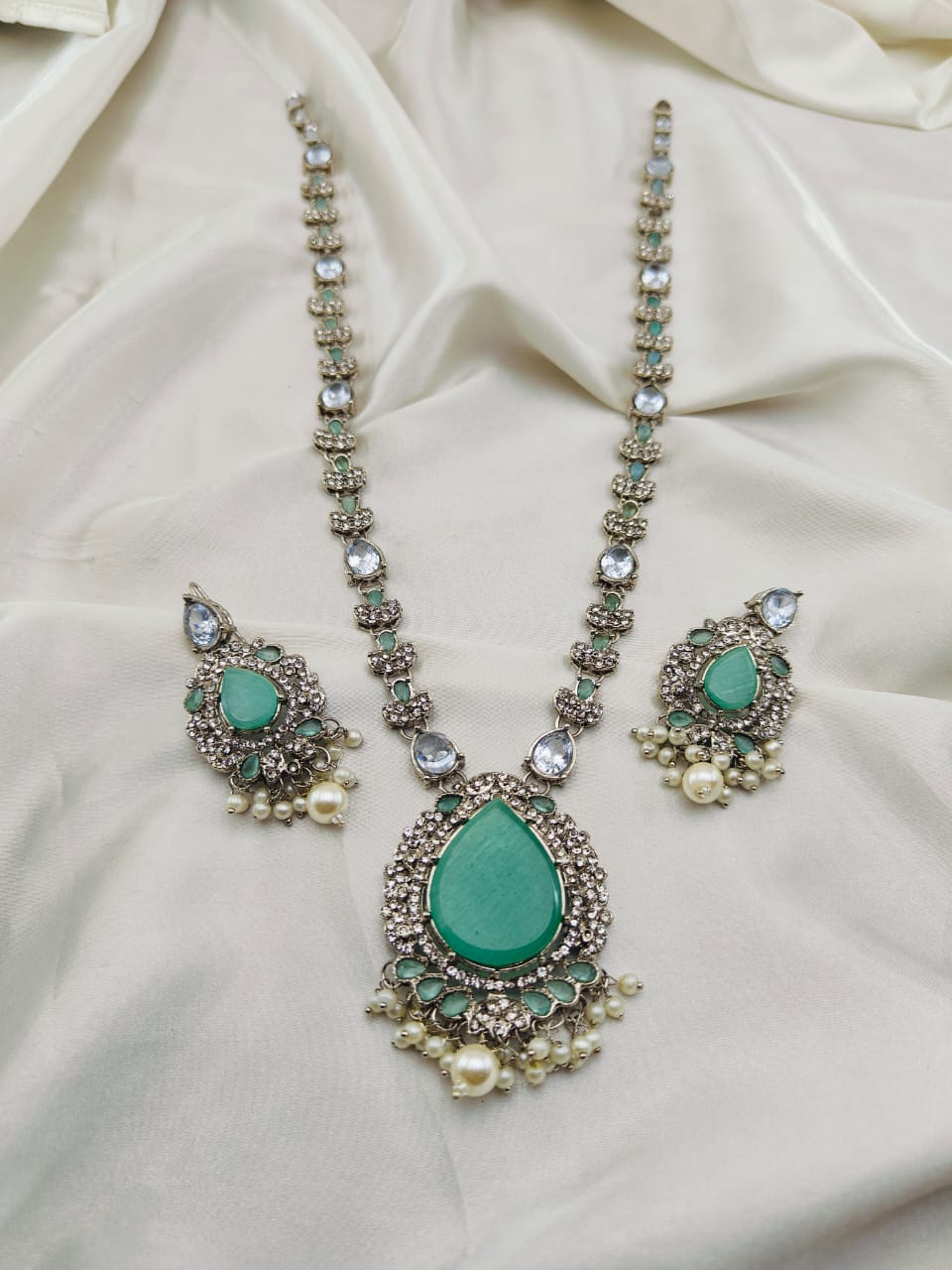 Pretty Maala Set With Earrings