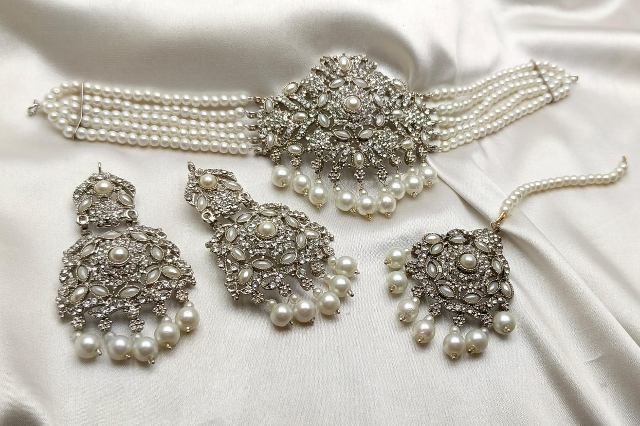The Beautiful Necklace Set