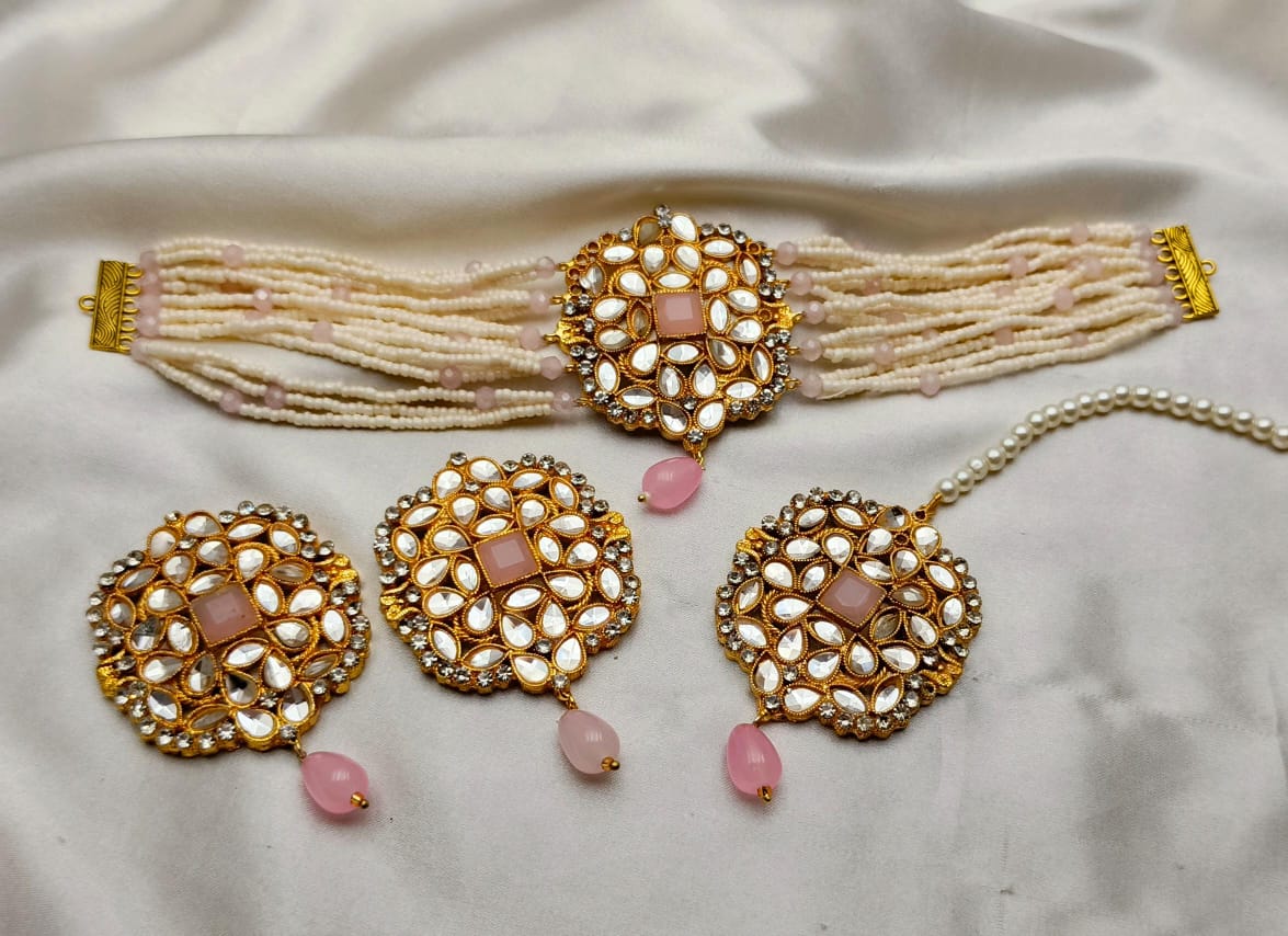 The beautiful Necklace Set