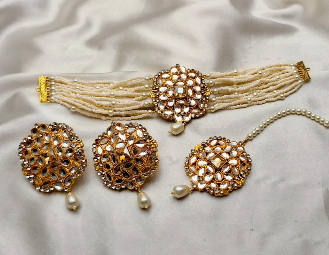The beautiful Necklace Set