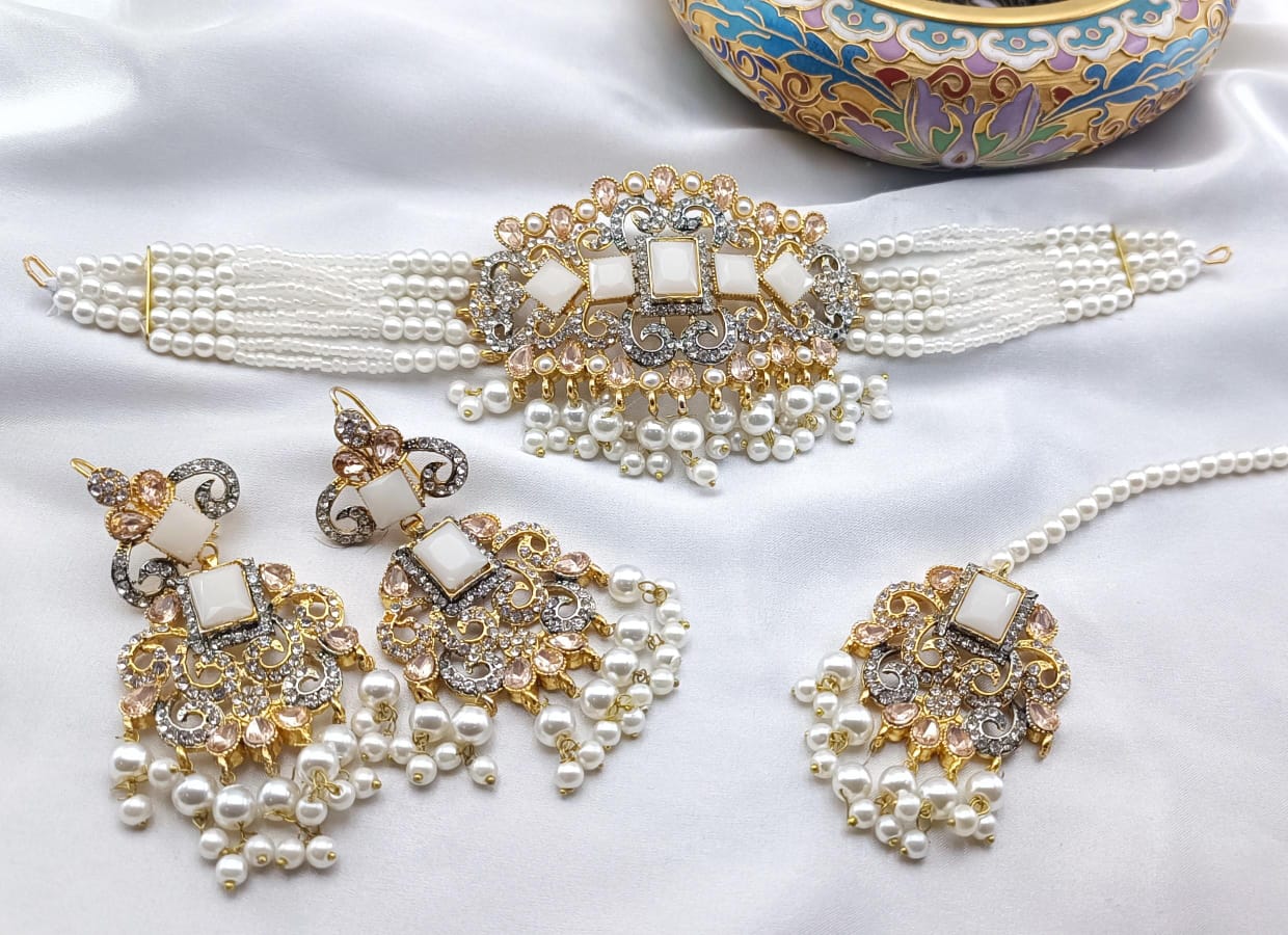 Jodha Choker Set