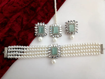 The Beautiful Choker Set with Earings