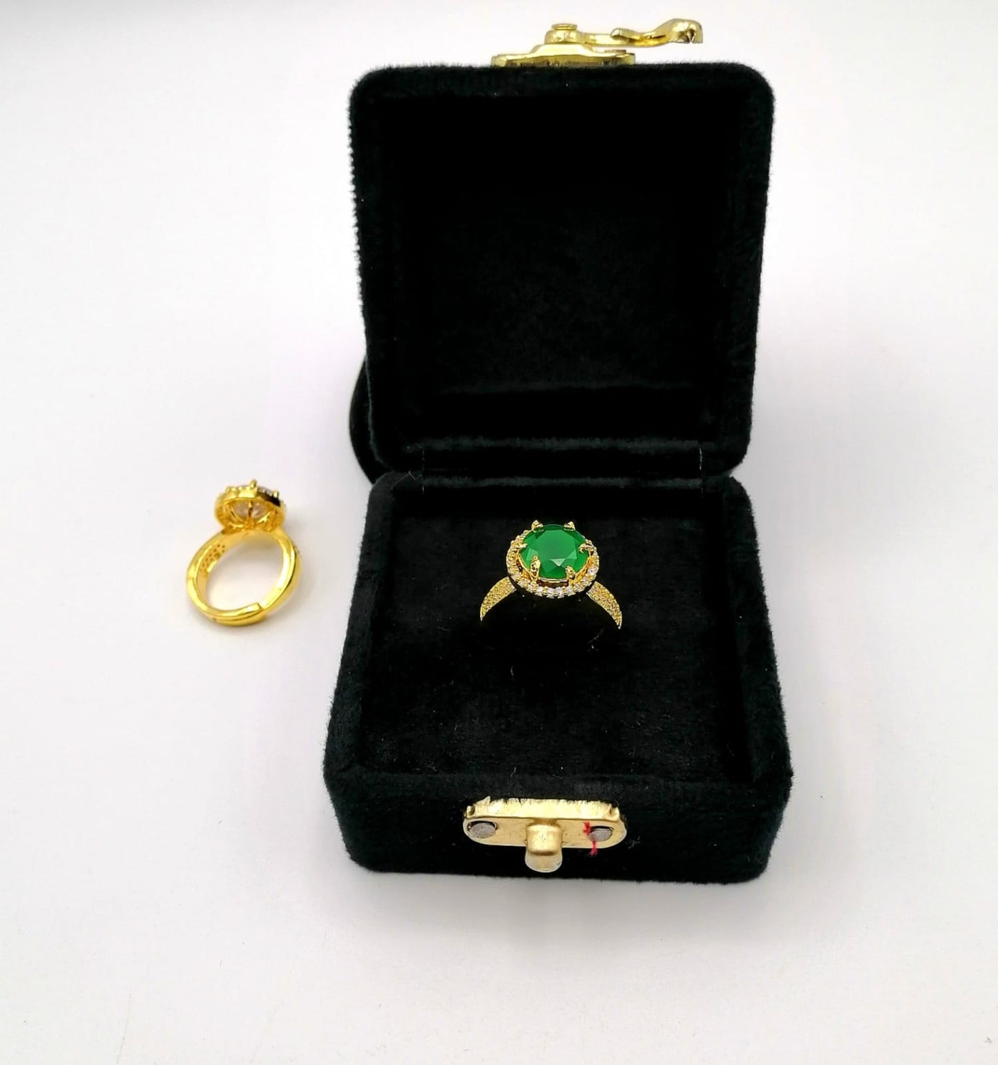 Engagement Rings: Trends and Tips for Choosing the Perfect One