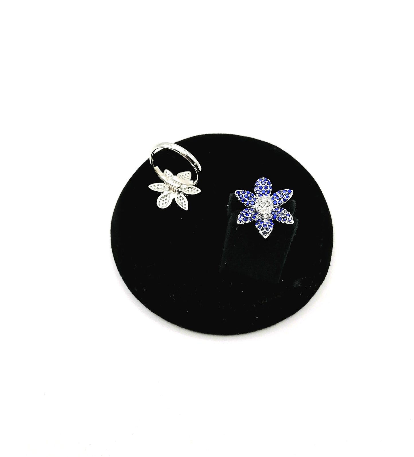 The Elegant American Diamond Cocktail Ring Flower Design