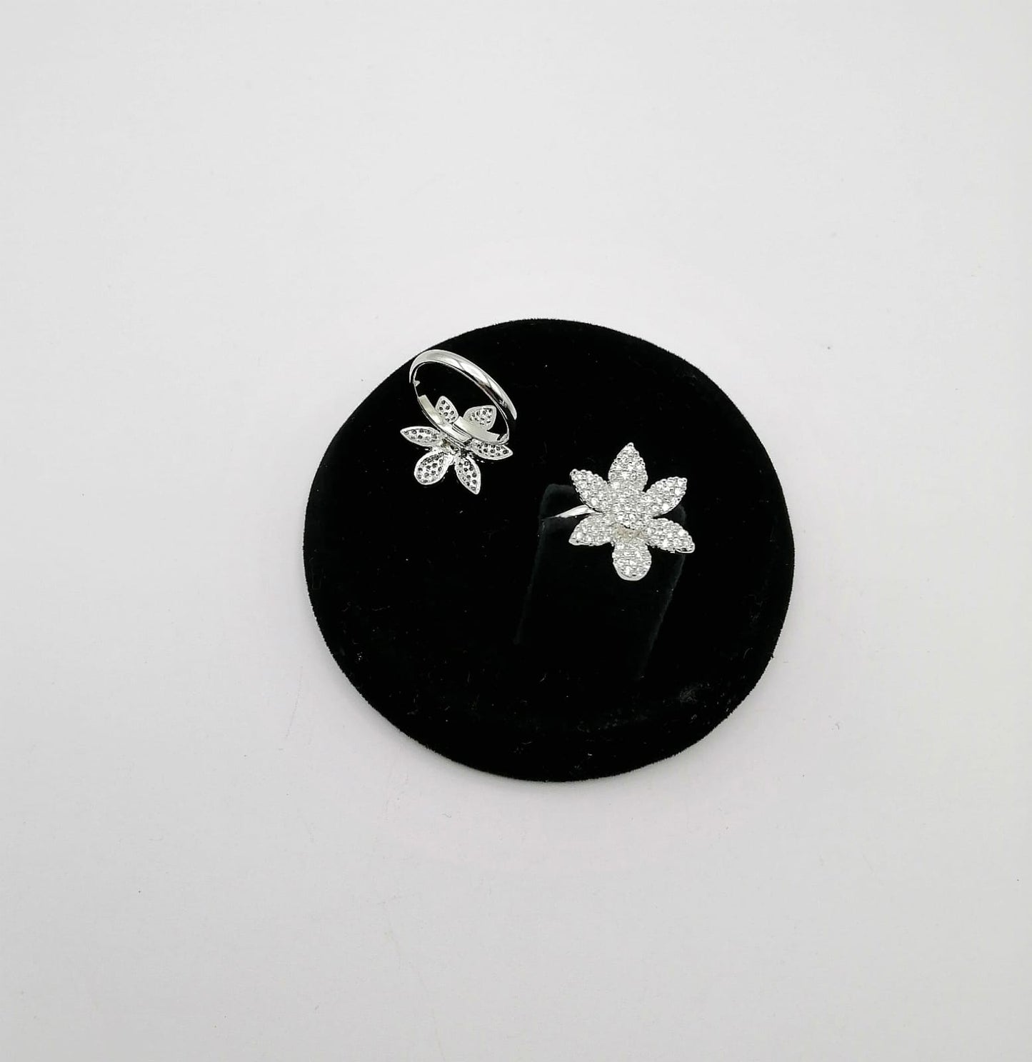 The Elegant American Diamond Cocktail Ring Flower Design