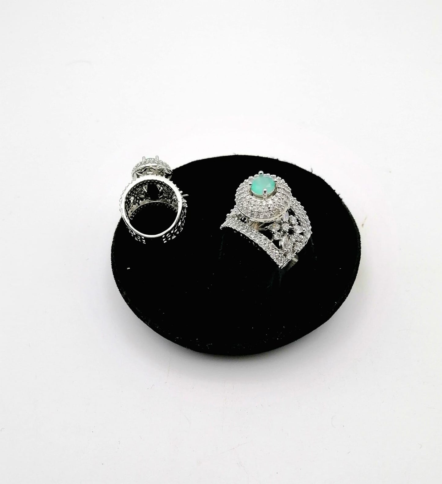The luxury diamond ring