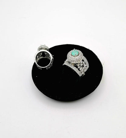 The luxury diamond ring