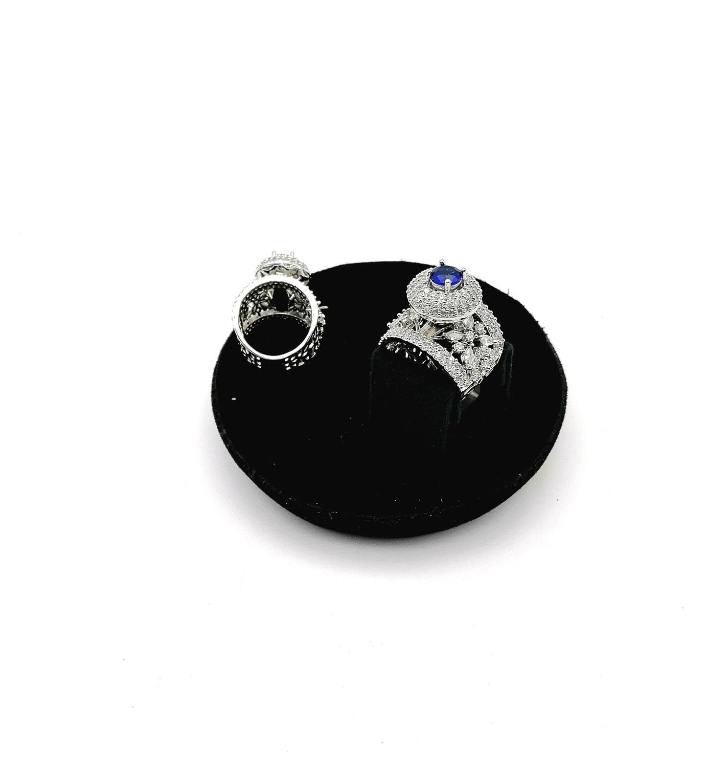 The luxury diamond ring