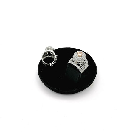 The luxury diamond ring