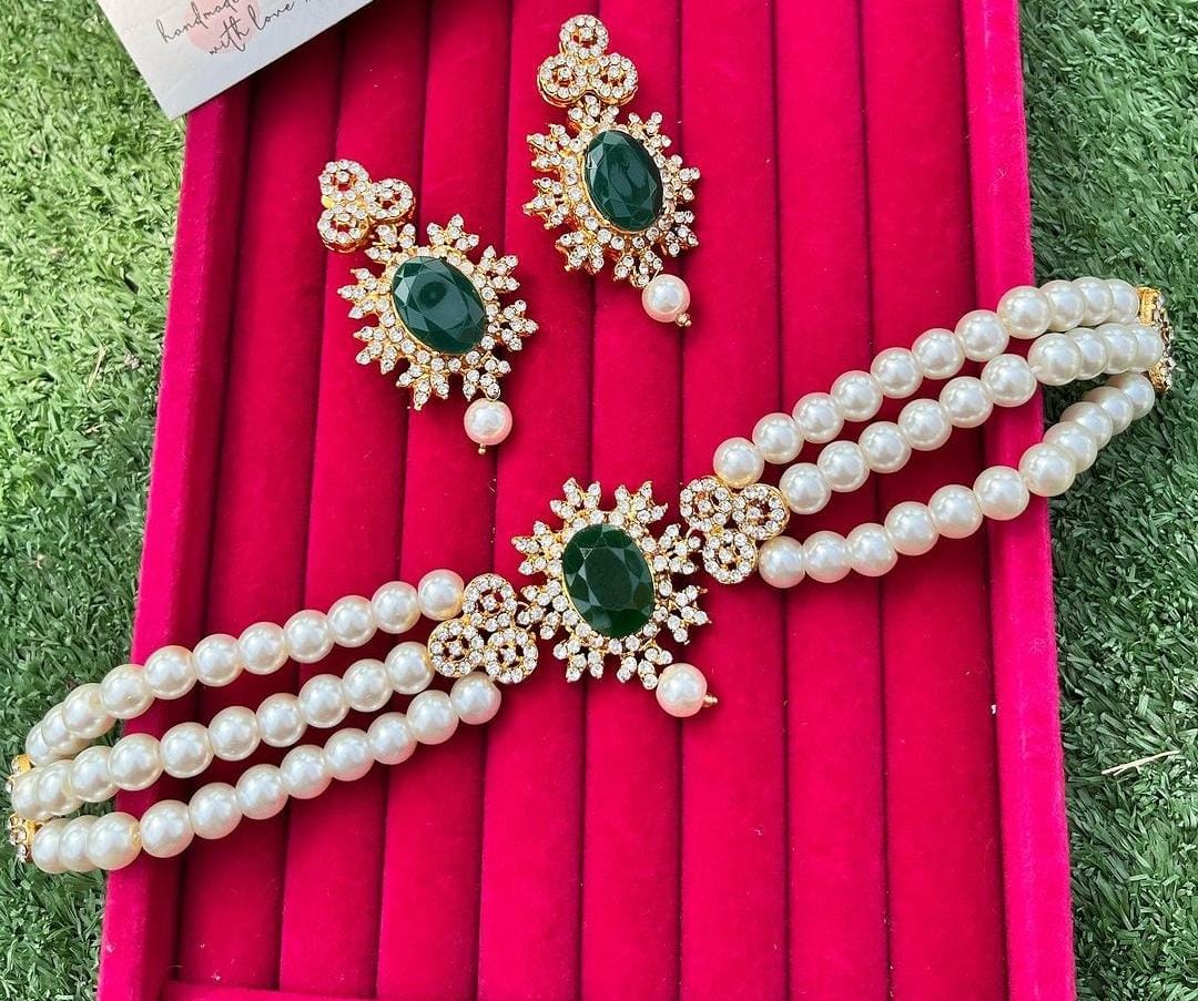 The Elegant Choker Set