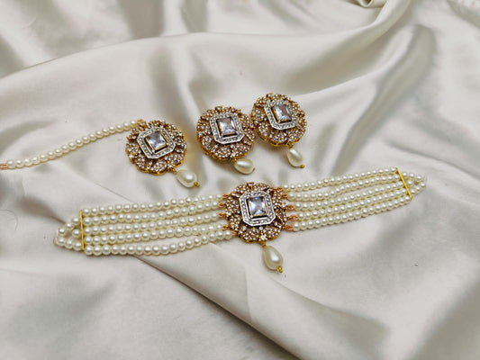 Gold Polished Choker set