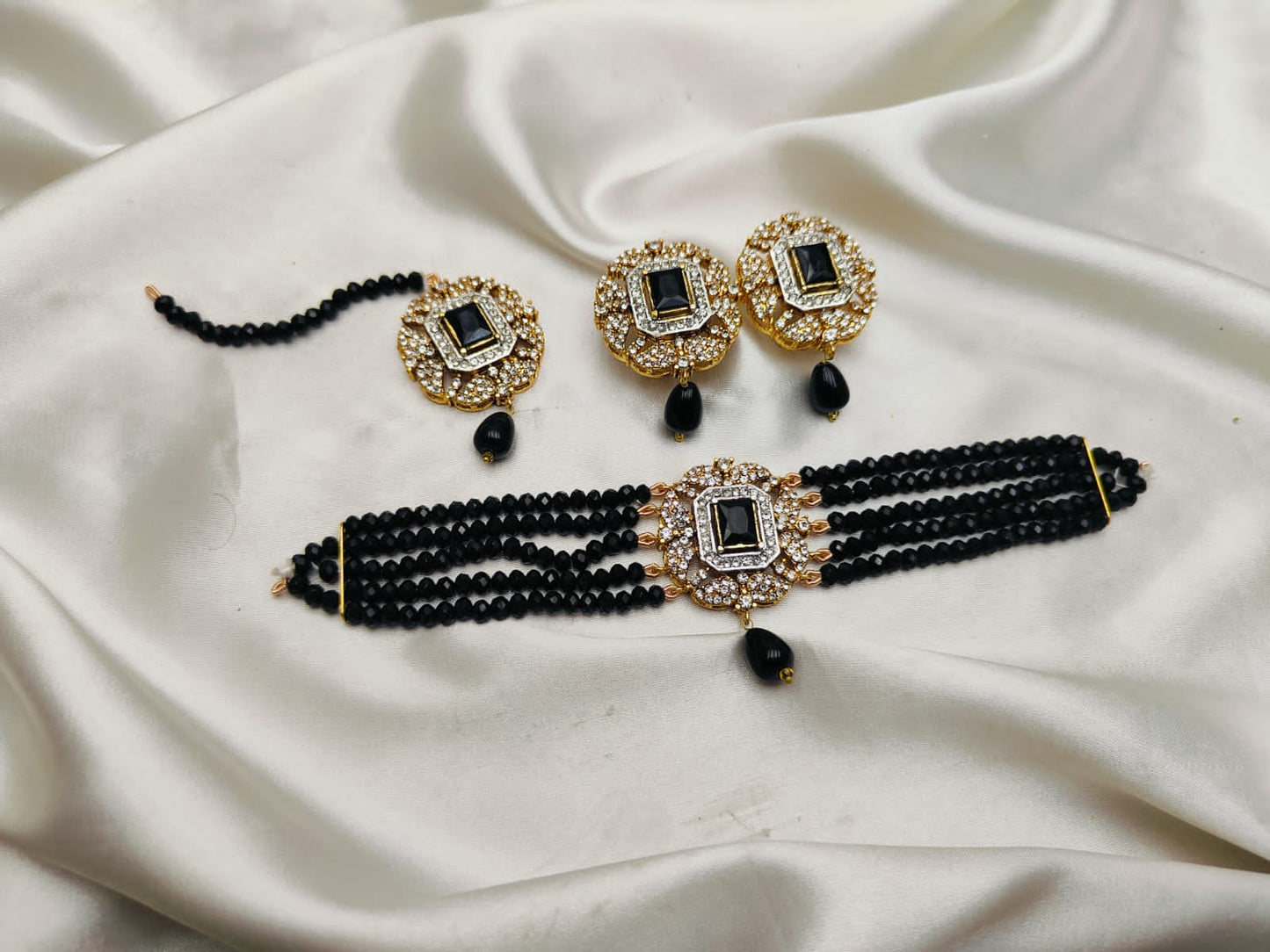 Gold Polished Choker set