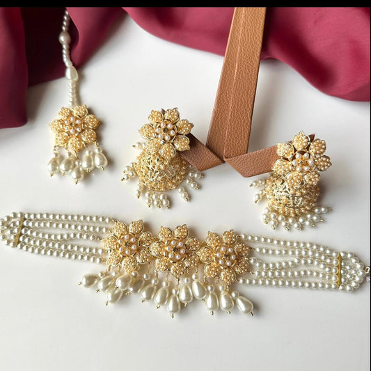 The Charming Neckless With Attractive Jhomka 