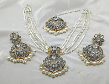 The Unique Jewellery Set