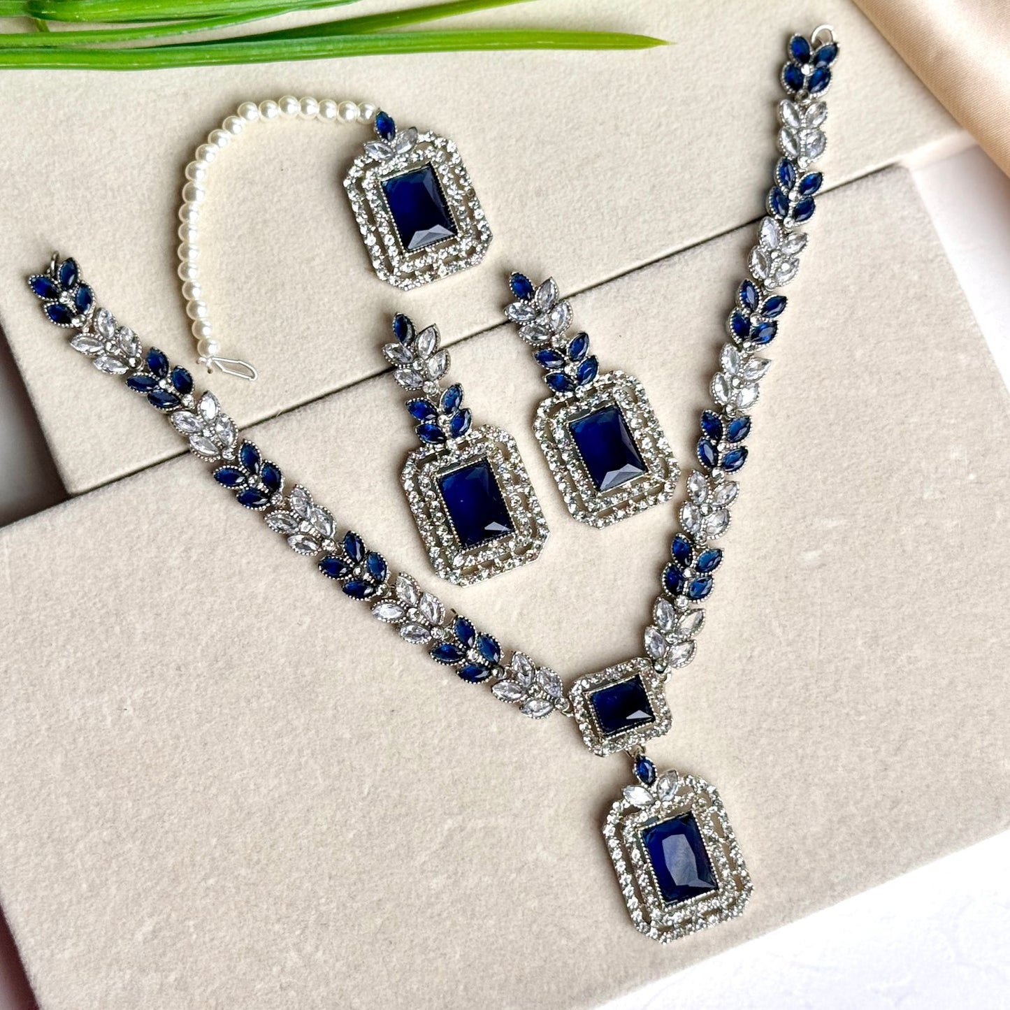 The Wonderful Maala Zircon Set