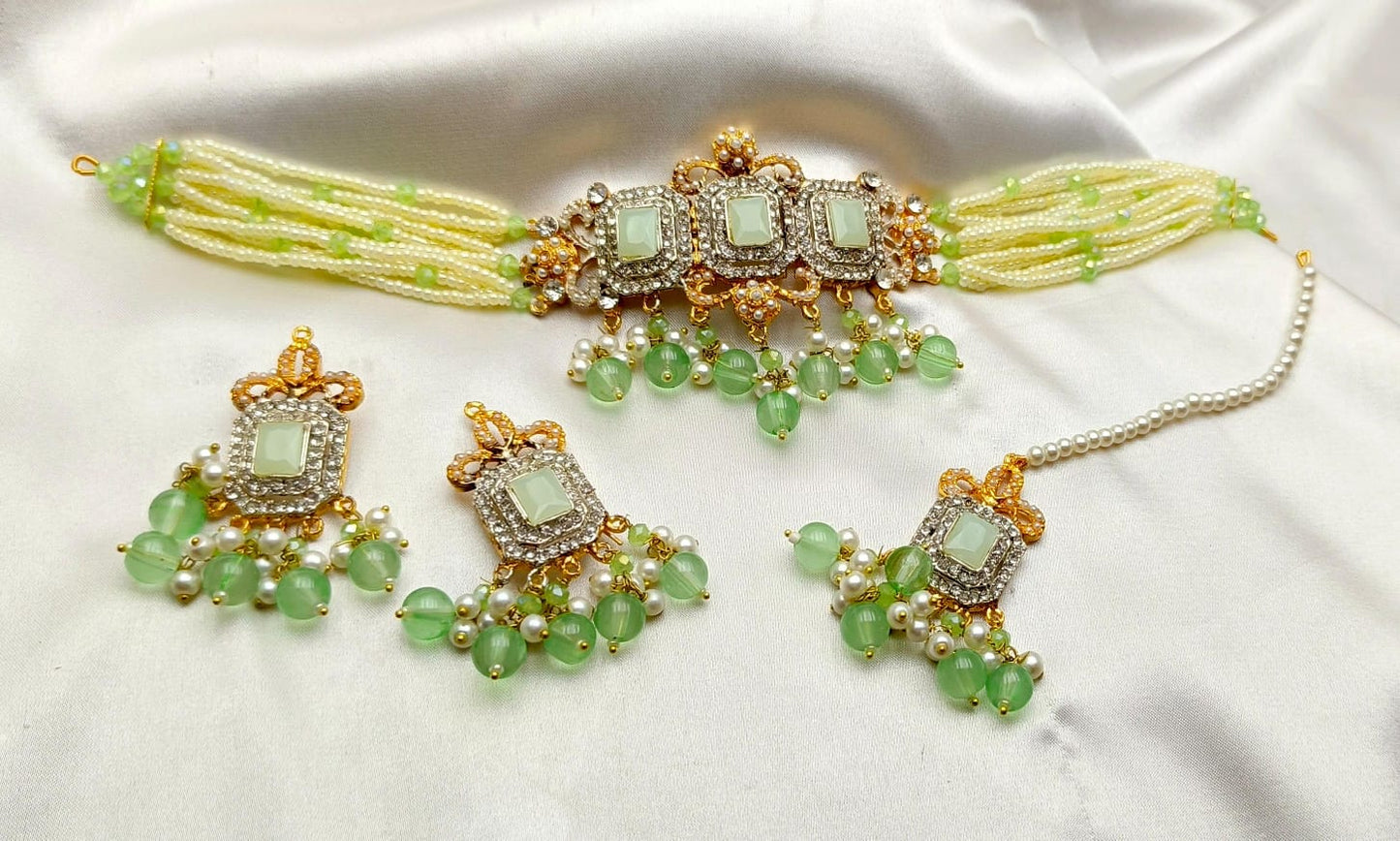 The Fancy Neckless Set