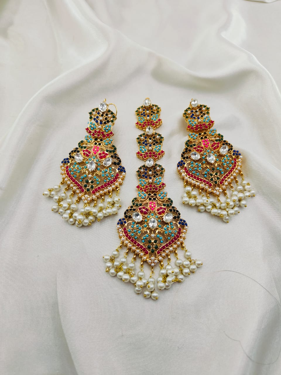 The Elegent Tikka and Earrings Set