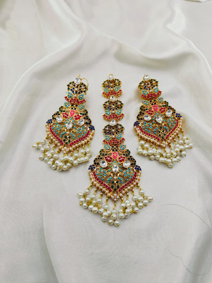 The Elegent Tikka and Earrings Set