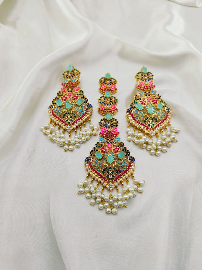 The Elegent Tikka and Earrings Set