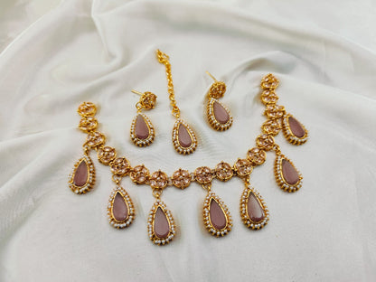 The Attractive Necklace Set