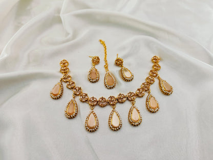 The Attractive Necklace Set