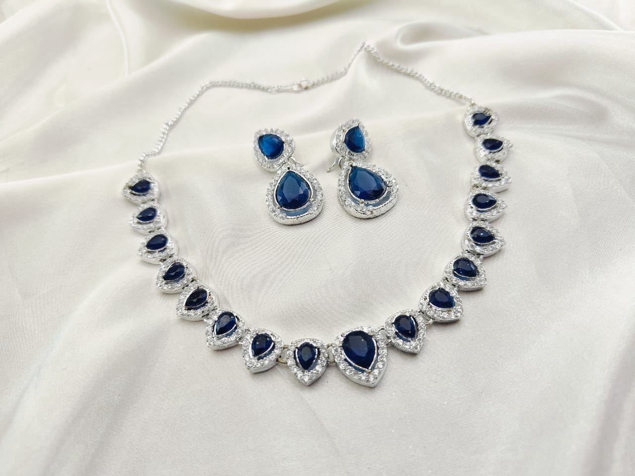 The Pretty Chokar Set Zircon Stone
