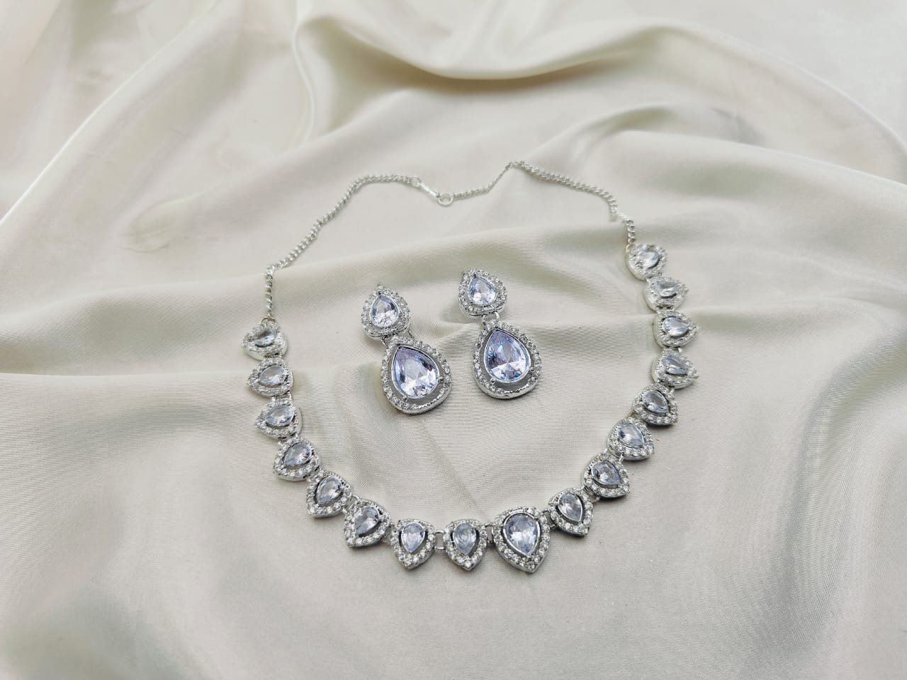 The Pretty Chokar Set Zircon Stone