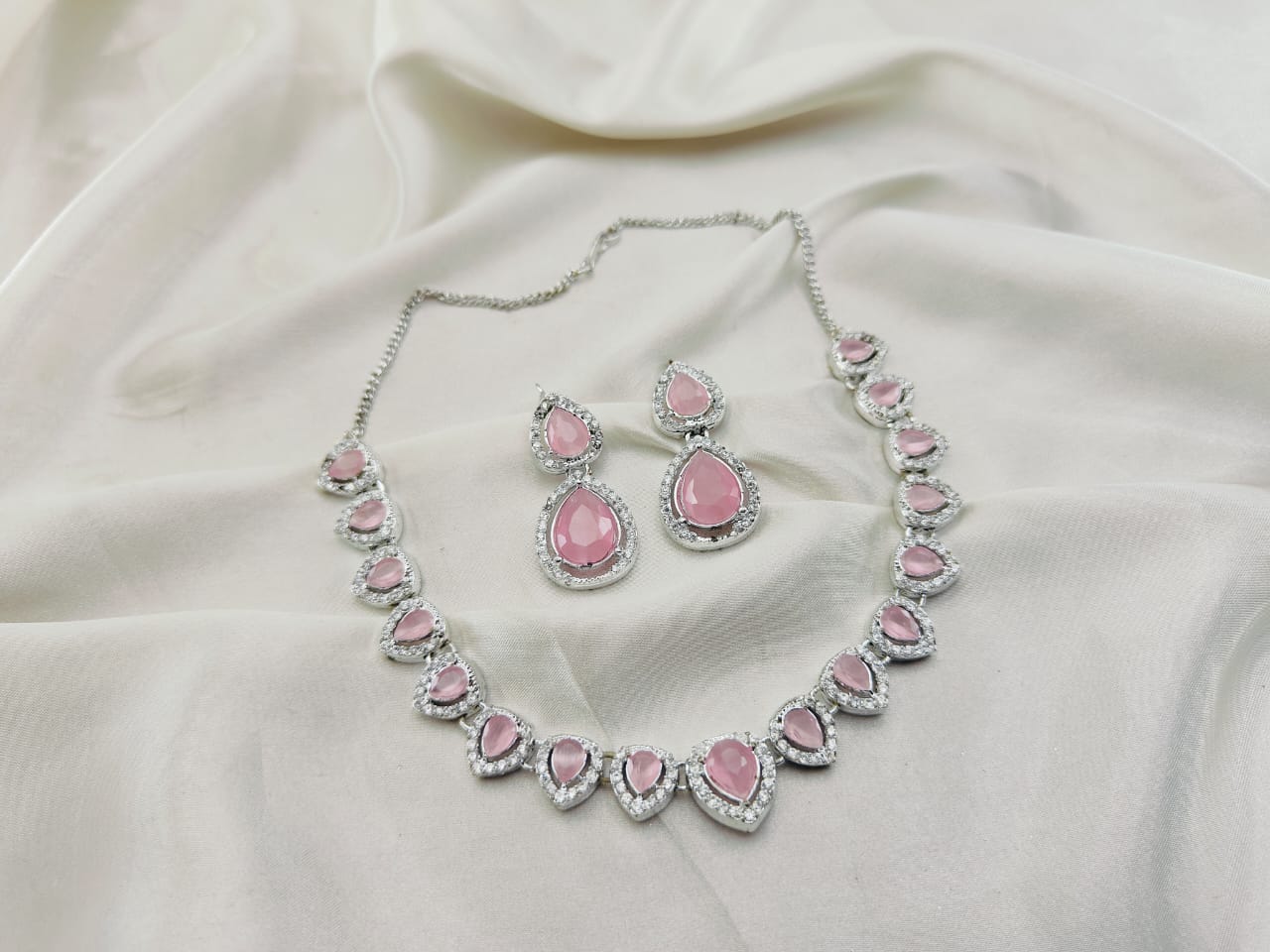 The Pretty Chokar Set Zircon Stone