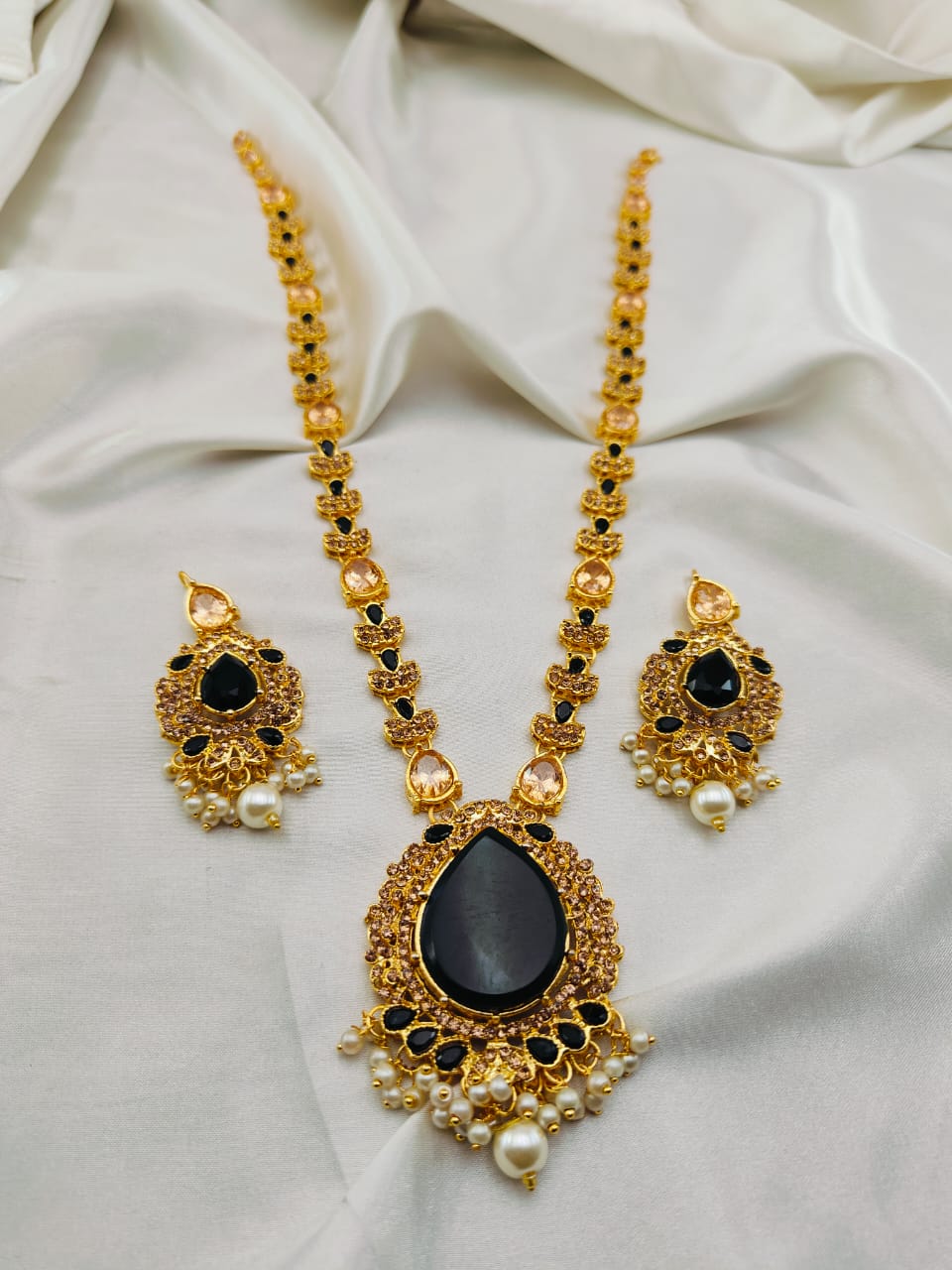 Pretty Maala Set With Earrings