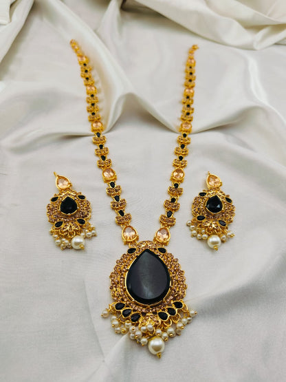 Pretty Maala Set With Earrings