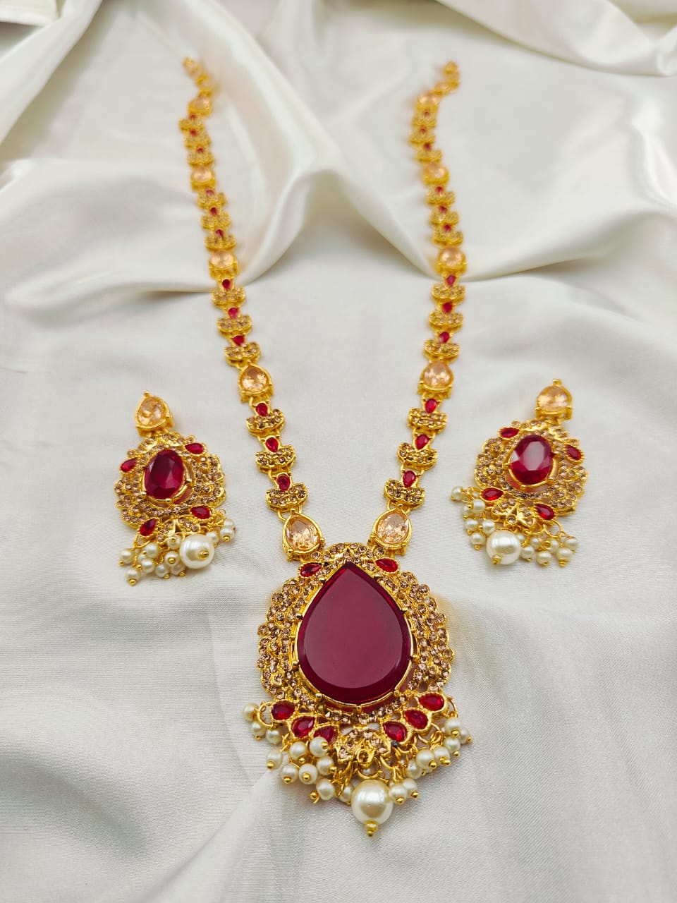 Pretty Maala Set With Earrings