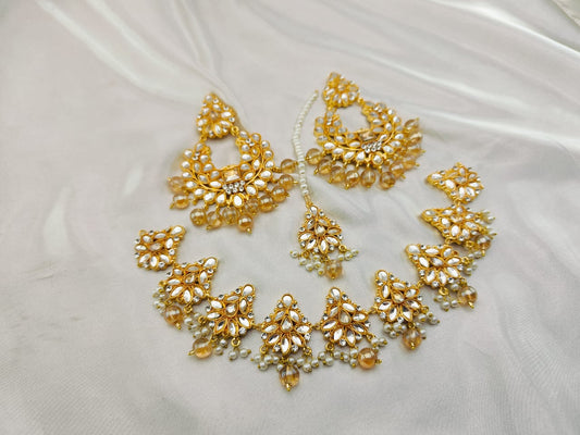 Attractive Kundan Chokar Set