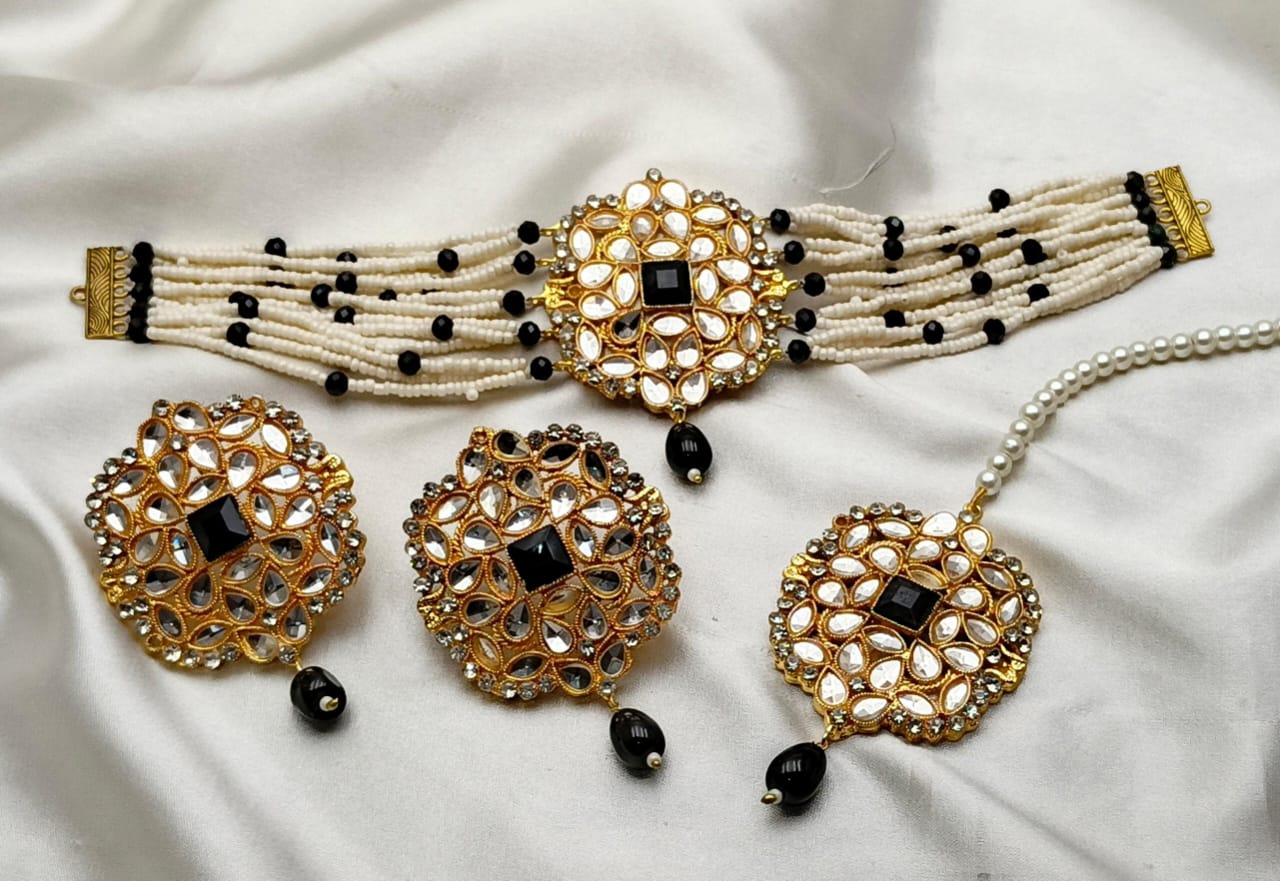The beautiful Necklace Set